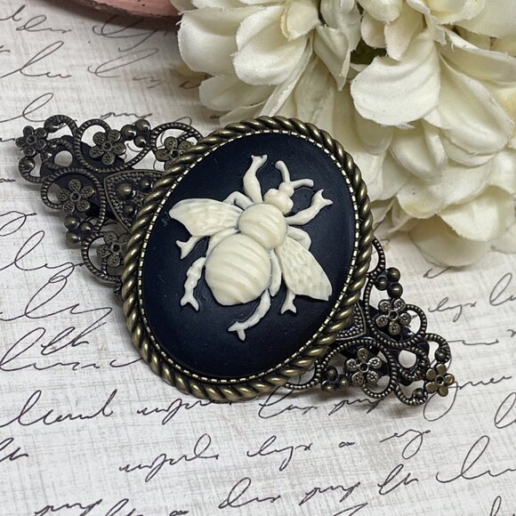 Black Cream Bee Humble Honey Christmas Gift New Cameo Pin Hair Clip Jewelry Comb - Picture 2 of 10